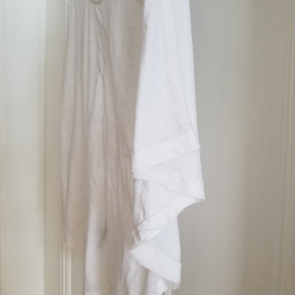 Summer Top. Size Small - Picture 3 of 10
